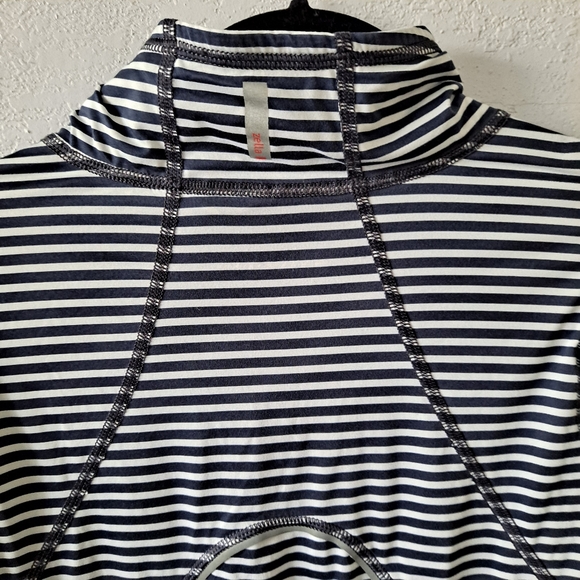 Zella Blue and White Sweatshirt - Picture 5 of 8